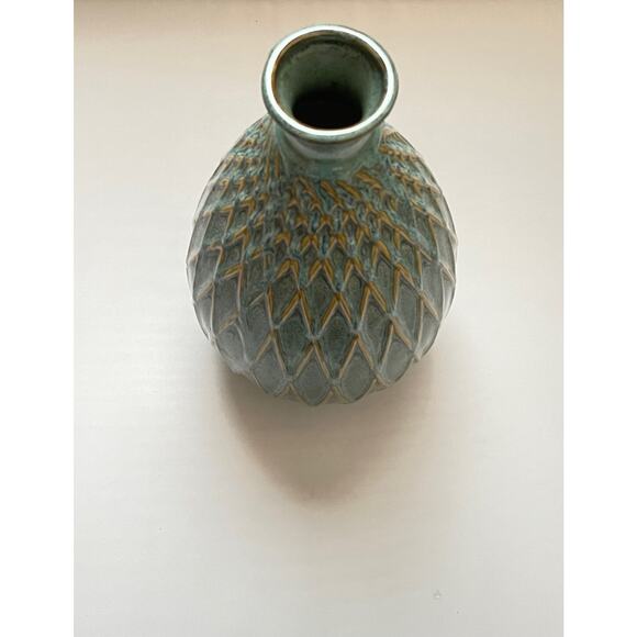Vintage Beautiful Decorative Vase 12.5” Tall